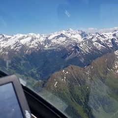 Flugwegposition um 14:04:47: Aufgenommen in der Nähe von Gemeinde Uttendorf, Österreich in 2940 Meter